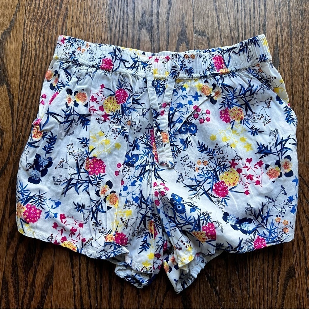 Tucker + Tate white floral elastic waist summer shorts - medium 8-10 girls